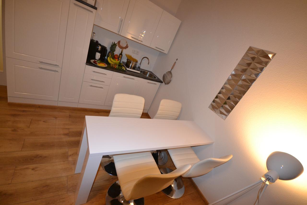 Madame Tower Apartment Köln